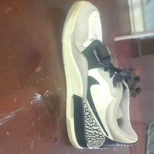 Nike jordan legacy 312